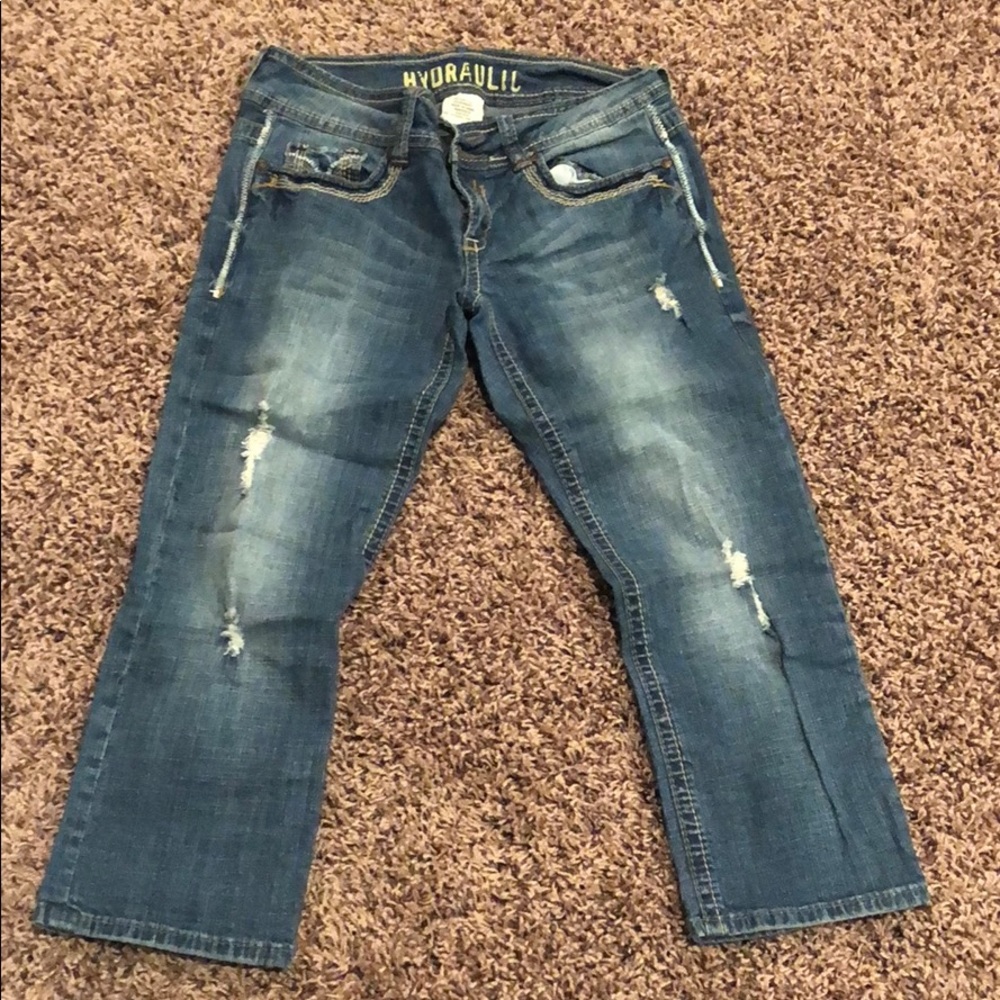 Hydraulic jean capris.